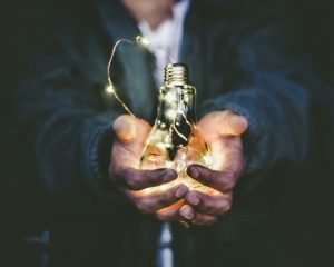 Turnaroundmanagement Engergieversorger - Wie ein 80-Mio-€-Programm durch klare Strukturen, Risikotransparenz und ein neues Provider-Modell wieder steuerbar wurde.